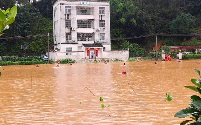 广东五华降雨致3人遇难 含两名儿童