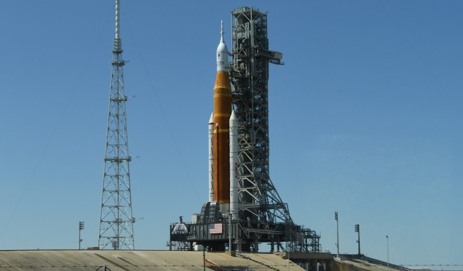 NASA推迟阿尔忒弥斯1号登月火箭测试