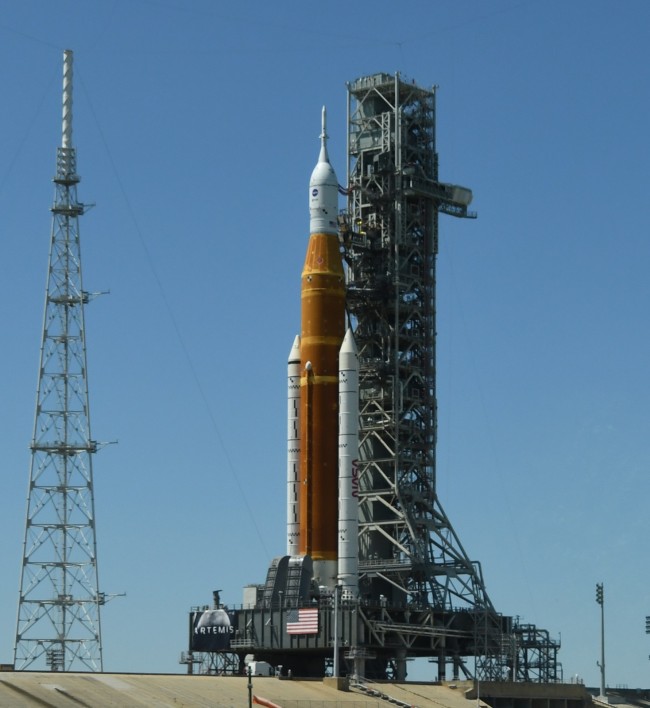 NASA推迟阿尔忒弥斯1号登月火箭测试