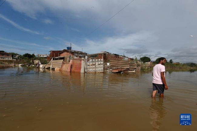 巴西东北部洪灾死亡人数继续上升
