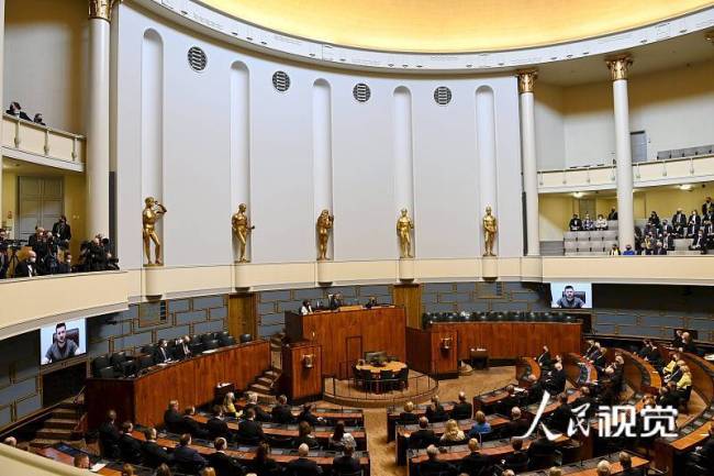 乌克兰总统泽连斯基在芬兰议会发表视频讲话