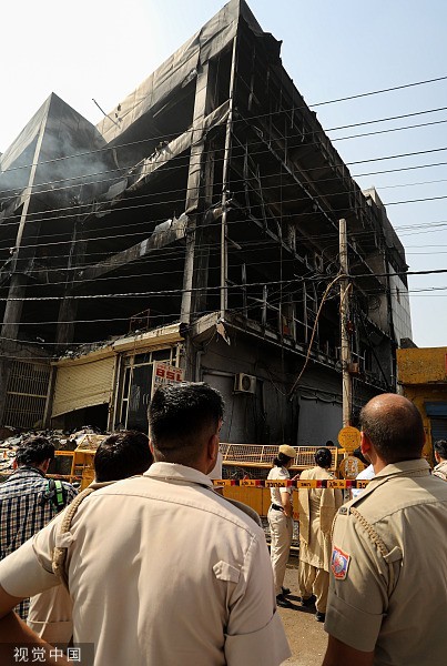 印度商业建筑火灾搜救行动持续 仍有29人下落不明