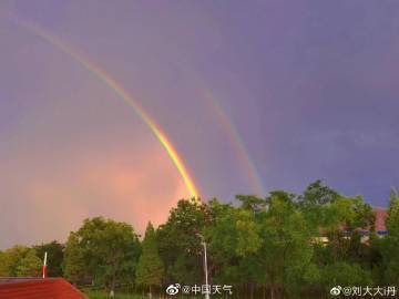 绝美！北京雨后出现双彩虹